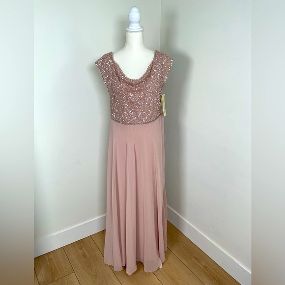 J Kara Women's One Size Beaded Empire Waist Gown Color-Blush Size 14 NWT‎ - Picture 1 of 13